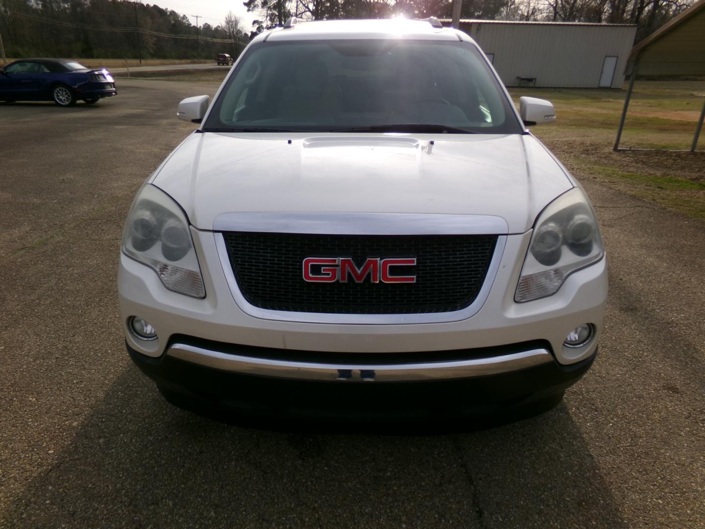 2012 White Diamond Pearl /Tan GMC Acadia SLT (1GKKRRED6CJ) with an 3.6L engine, automatic transmission, located at 401 First NE, Bearden, AR, 71720, (870) 687-3414, 33.726528, -92.611519 - Photo#28